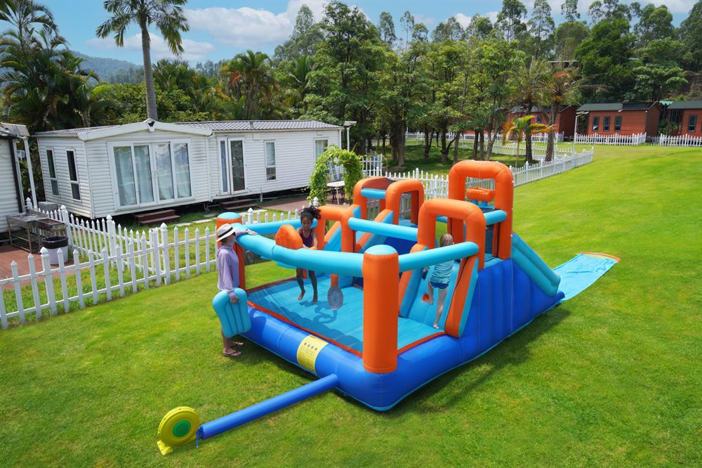 Se Doctor Dolphin - Hoppeborg Waterslide, 3,50Ã4,81Ã2,50m inkl. Blæser ❤ Kæmpe udvalg i Doctor Dolphin - Køb online på udsalg og tilbud lige nu ❤ Meget billig fragt og hurtig levering - Varenummer: Bolig&Haven-61780737524042 og barcode / Ean: 5713570006475 på lager - Udsalg på Få op til 63% i rabat - Over 2.739 brands på stort udsalg