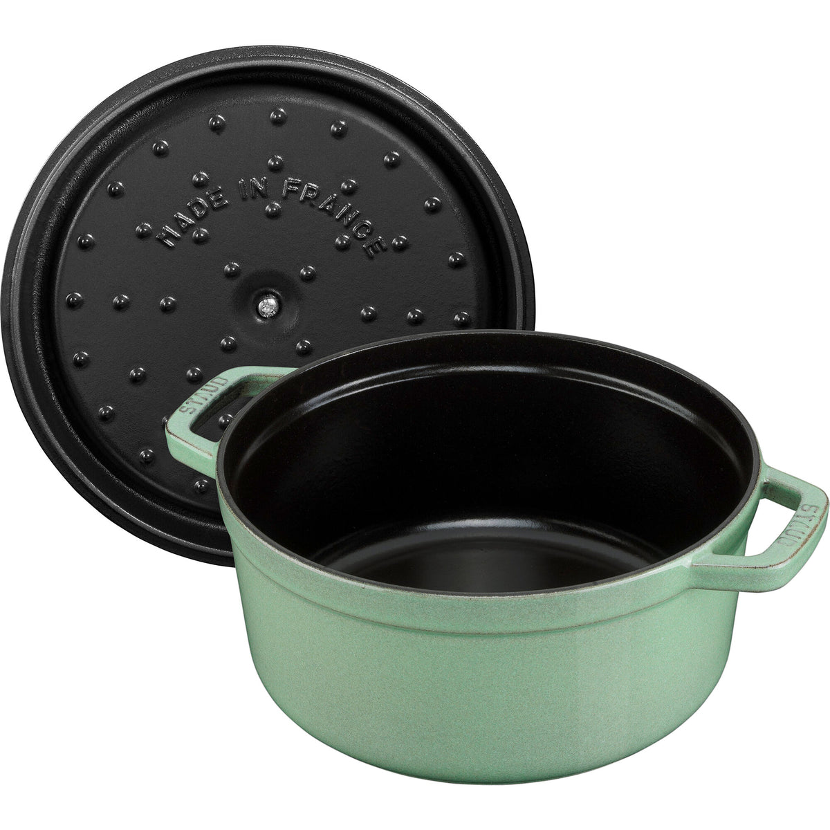 Rund salviegrøn Staub La Cocotte støbejernsgryde på 20 cm og 2,2 liter