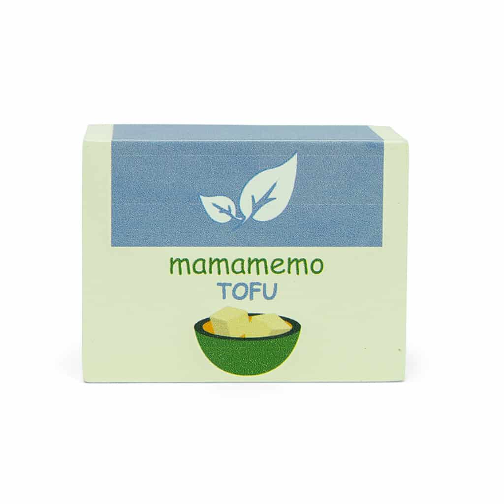 Tofu i træ som legemad til rolleleg fra MaMaMeMo