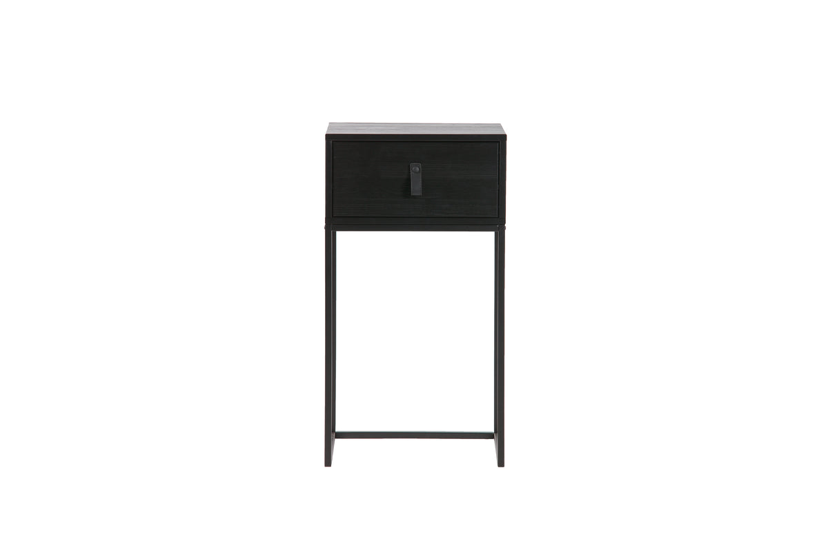 Se WOOOD Zola sengebord, m. 1 skuffe - sort træ og metal (40x35) ❤ Kæmpe udvalg i WOOOD - Køb online på udsalg og tilbud lige nu ❤ Meget billig fragt og hurtig levering: 1 - 2 hverdage - Varenummer: Boboonline-84533 og barcode / Ean: 8714713079889 på lager - Udsalg på Møbler,Borde,Sengeborde,
Sengeborde med skuffer,
Borde,
Soveværelse,
Sengeborde,
Møbl Spar op til 51% - Over 785 kendte brands på udsalg