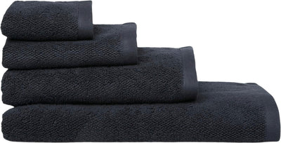 Se Marc O"Polo Home Timeless Guest Towel Dark Navy - Håndklæder ❤ Stort online udvalg i Marc O"Polo Home ❤ Meget billig fragt og hurtig levering: 1 - 2 hverdage - Varenummer: MGS-S12826707 og barcode / Ean: 8715944841733 på lager - Udsalg på Bolig - Tekstiler & puder - Håndklæder Spar op til 53% - Over 1354 design brands på udsalg