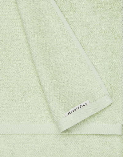 Se Marc O"Polo Home Timeless Guest Towel Light Green - Håndklæder ❤ Stort online udvalg i Marc O"Polo Home ❤ Meget billig fragt og hurtig levering: 1 - 2 hverdage - Varenummer: MGS-S12826705 og barcode / Ean: 8715944841764 på lager - Udsalg på Bolig - Tekstiler & puder - Håndklæder Spar op til 66% - Over 1354 design brands på udsalg