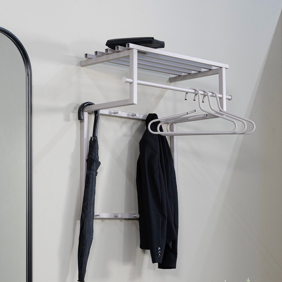 Se Razor - Hattehylde i silky taupe farvet metal ❤ Kæmpe udvalg i 3-nordic - Køb online på udsalg og tilbud lige nu ❤ Lav fragtpris og hurtig levering - Varenummer: 3-nordic-8649 og barcode / Ean: på lager - Udsalg på Entre - Hattehylder Store besparelser – op til 71% - Store besparelser på over 2.739 brands