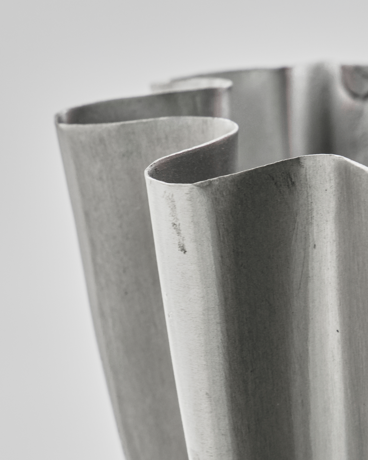 Se House Doctor - Vase, Flood, Børstet sølvfinish, H13 cm ❤ Kæmpe udvalg i House Doctor - Køb online på udsalg og tilbud lige nu ❤ Hurtig levering til lave fragtpriser - Varenummer: Bolig&Haven-52698690814282 og barcode / Ean: 5707644923355 på lager - Udsalg på Spar stort – op til 53% - Over 2.739 brands med kæmpe udsalg