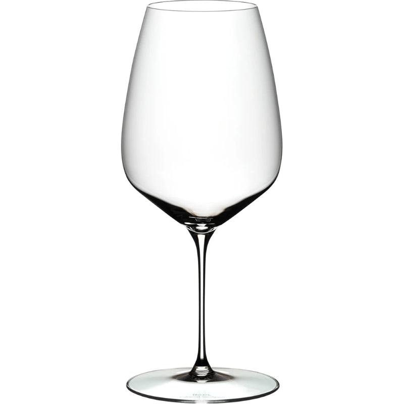 To Riedel Veloce Cabernet Sauvignon vinglas i maskinblæst krystalklart glas