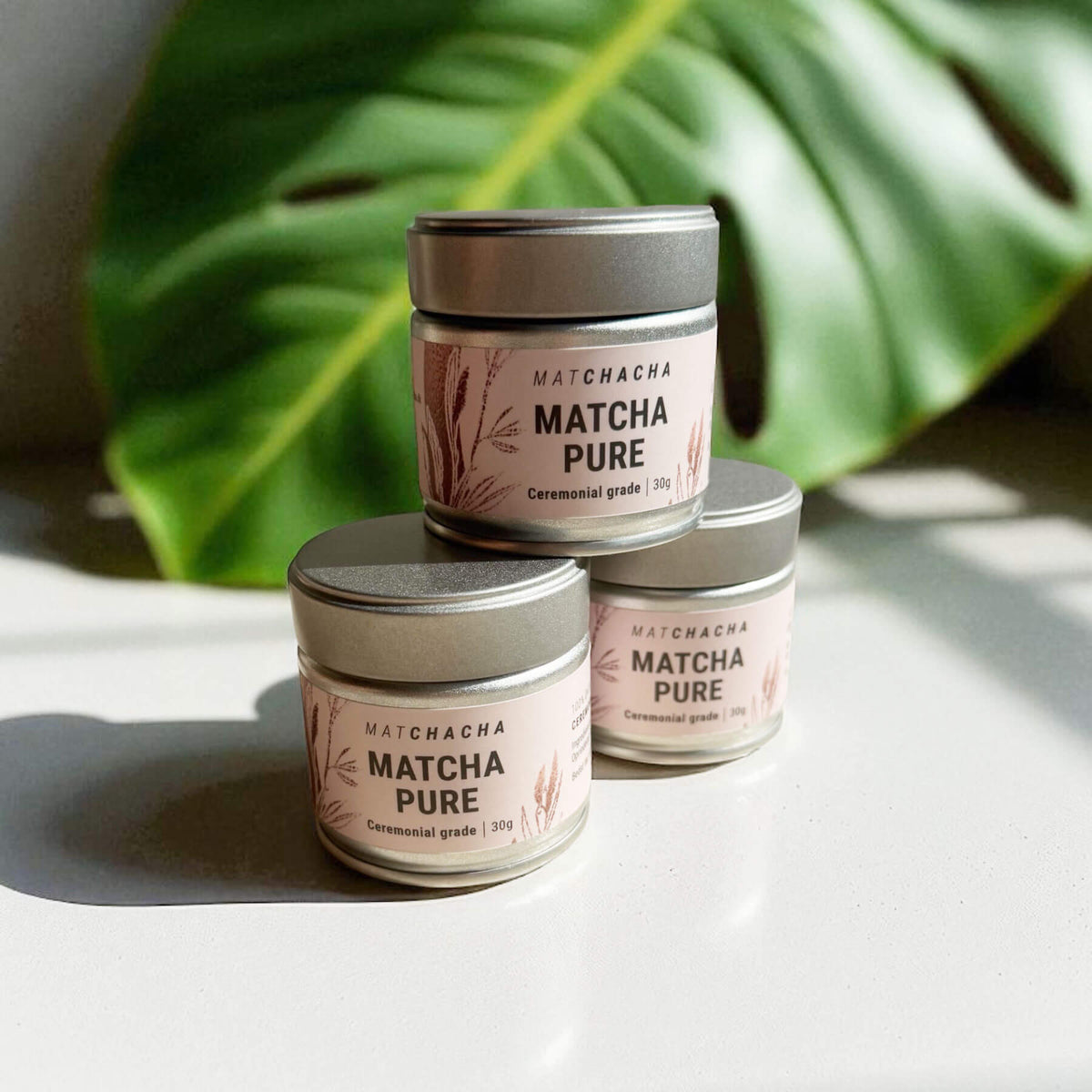 Tre dåser med 30 g økologisk ceremonial grade matcha fra Matchacha