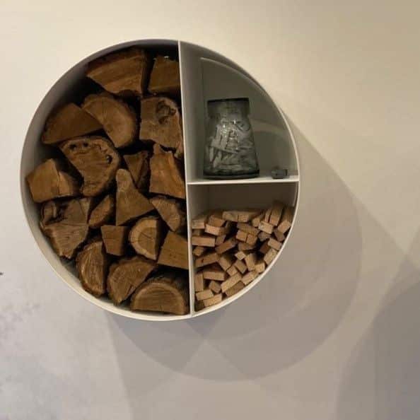 Lille væghængt brændeskjul i cortenstål fra Jernbede, diameter 63 cm, rust, uden skillerum