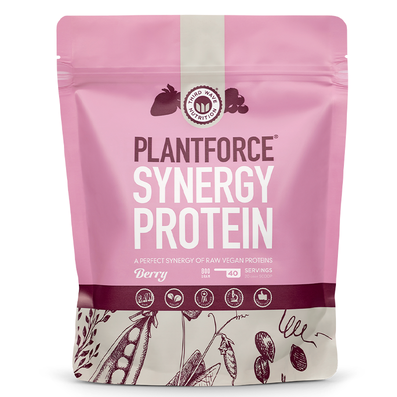 Plantforce Synergy Protein Bær plantebaseret proteinpulver i 800 g beholder