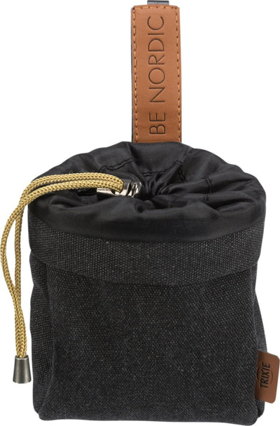 Se Trixie - BE NORDIC snack bag, Ø10Ã14 cm, black » Kæmpe udvalg i Trixie » Hurtig levering: 1 - 2 Hverdage samt billig fragt - Varenummer: BGH-48703699812682 og barcode / Ean: '4011905322926 på lager - Udsalg på Spar op til 63% - Over 785 kendte brands på udsalg