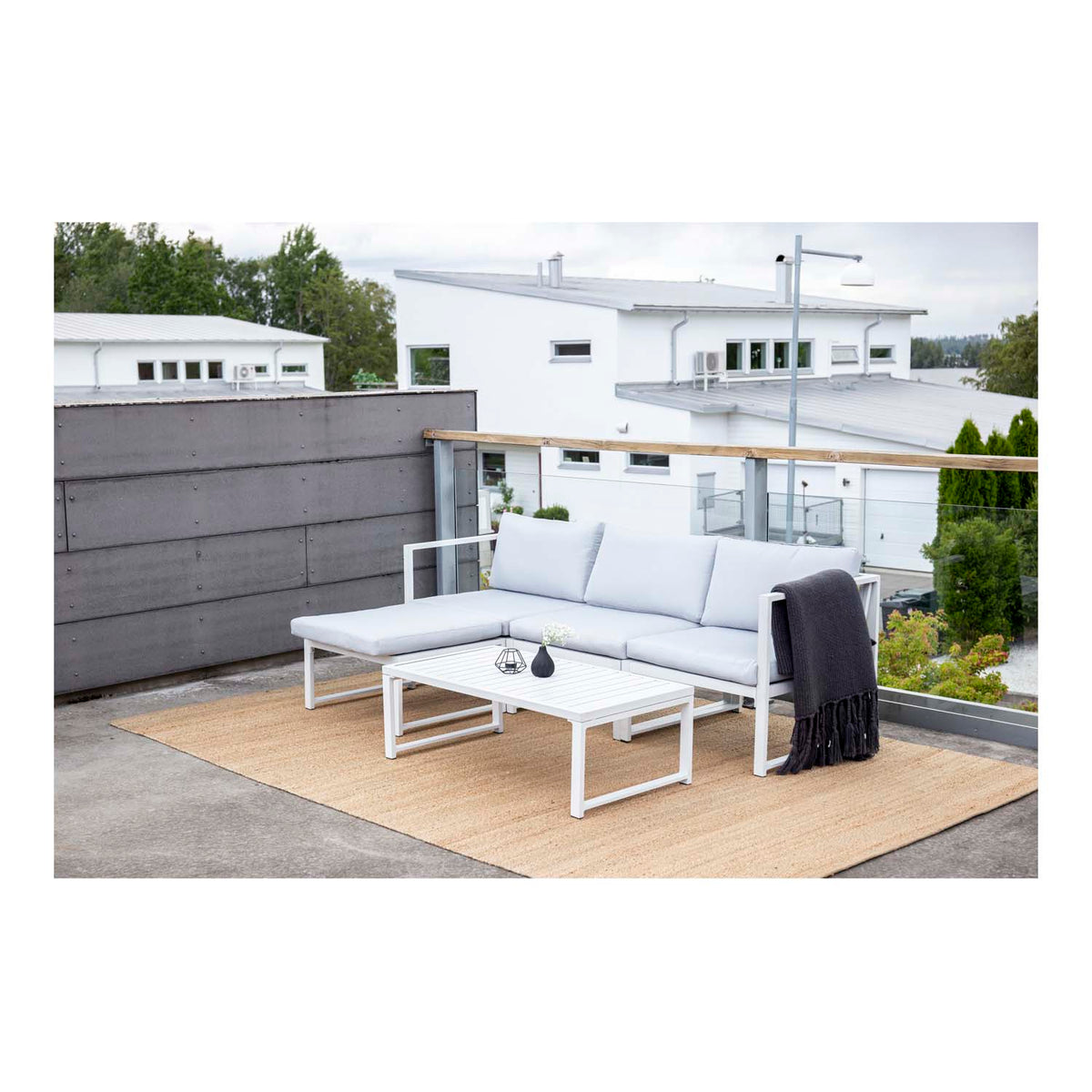 Se VENTURE DESIGN Salvador sofa havesæt m. hynder og bord - grå polyester og hvid aluminium ❤ Kæmpe udvalg i Venture Design - Køb online på udsalg og tilbud lige nu ❤ Billig fragt • Hurtig levering - Varenummer: Boboonline-46060 og barcode / Ean: 7350107083257 på lager - Udsalg på Udendørs møbler,Udendørs loungemøbler,Udendørs sofasæt,
Terrasse og have,
Terrasse og have,
Black Friday sofa,
Udendørs Spar stort – op til 71% - Eksklusivt udsalg på over 2.739 brands