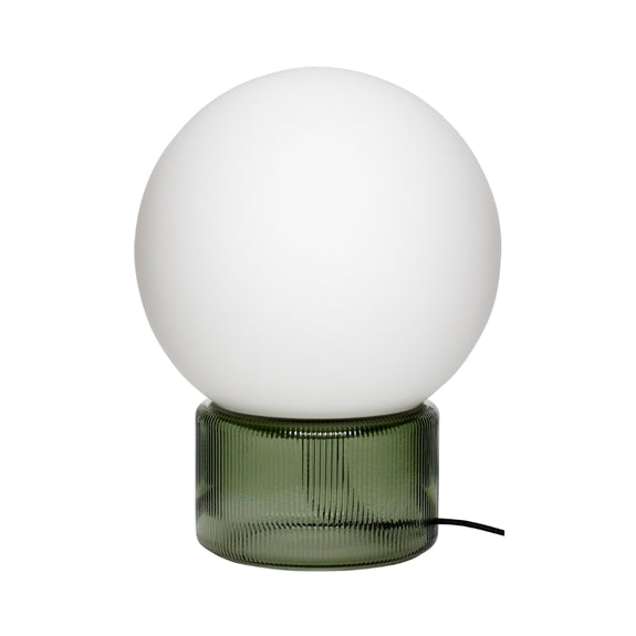 Grøn bordlampe i struktureret glas med stor hvid pære fra Hübsch