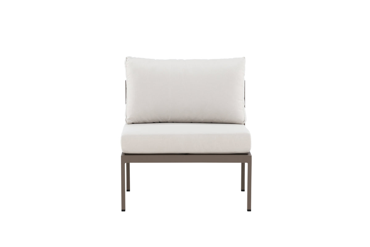 Se VENTURE DESIGN Copacabana midter modul til havehjørnesofa - beige olefin hynder og brun aluminium ❤ Kæmpe udvalg i Venture Design - Køb online på udsalg og tilbud lige nu ❤ Meget billig fragt og hurtig levering - Varenummer: Boboonline-126757 og barcode / Ean: 7340220863737 på lager - Udsalg på Udendørs møbler,
Udendørs loungemøbler,
Terrasse og have,
Udendørs loungemøbler,
Alle udendørs møbler Op til 61% rabat - Over 1.329 brands på online udsalg