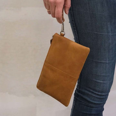 Se billige Clutch tasker i lysebrun bøffellæder på udsalg! Stort udvalg online. Spar op til 56% på tilbud. Hurtig levering, billig fragt.