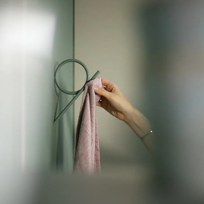 Se Tupaz - Tre knager i støvet grøn metal, vælg mellem 3 størrelser 3 stk. mellemstore knager ❤ Kæmpe udvalg i 3-nordic - Køb online på udsalg og tilbud lige nu ❤ Lav fragtpris og hurtig levering - Varenummer: 3-nordic-8676-7288 og barcode / Ean: på lager - Udsalg på Entre - Knagerækker Op til 61% rabat - Kendte mærker på udsalg – over 1.329 brands
