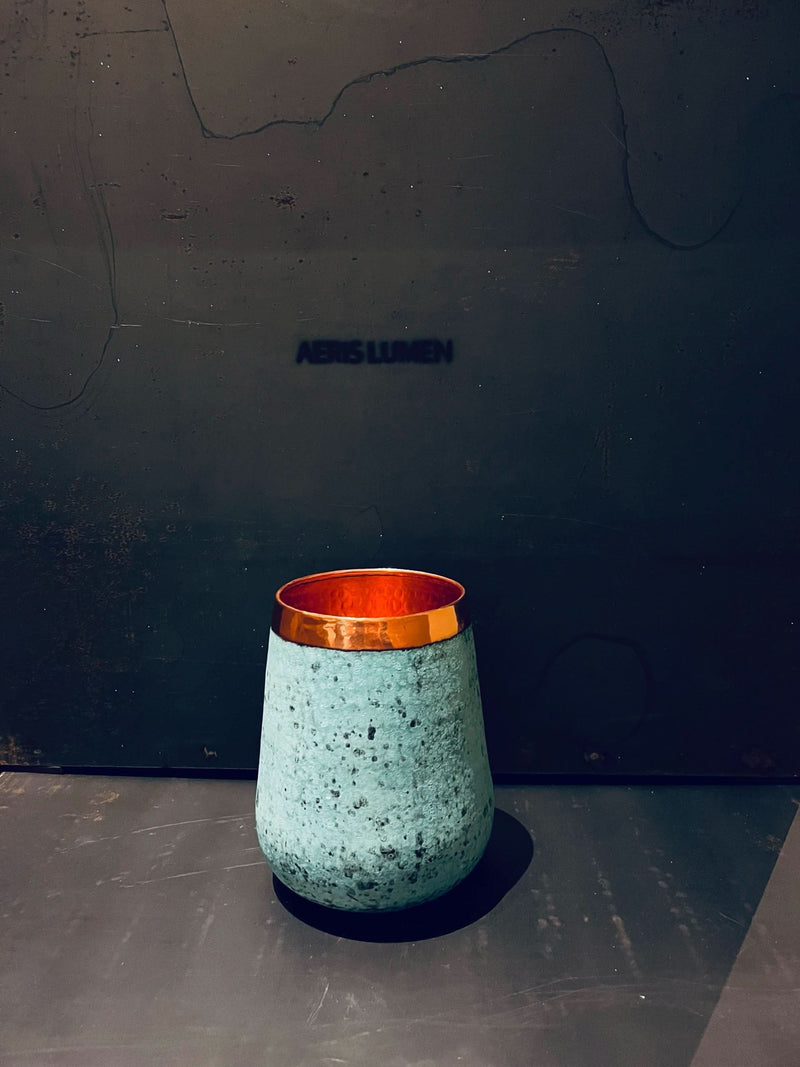 Se tilbud på Oxideret kobbervase 17 cm! Billigt udsalg - Spar op til 62%. Hurtig levering, 1-2 hverdage. Køb online nu!
