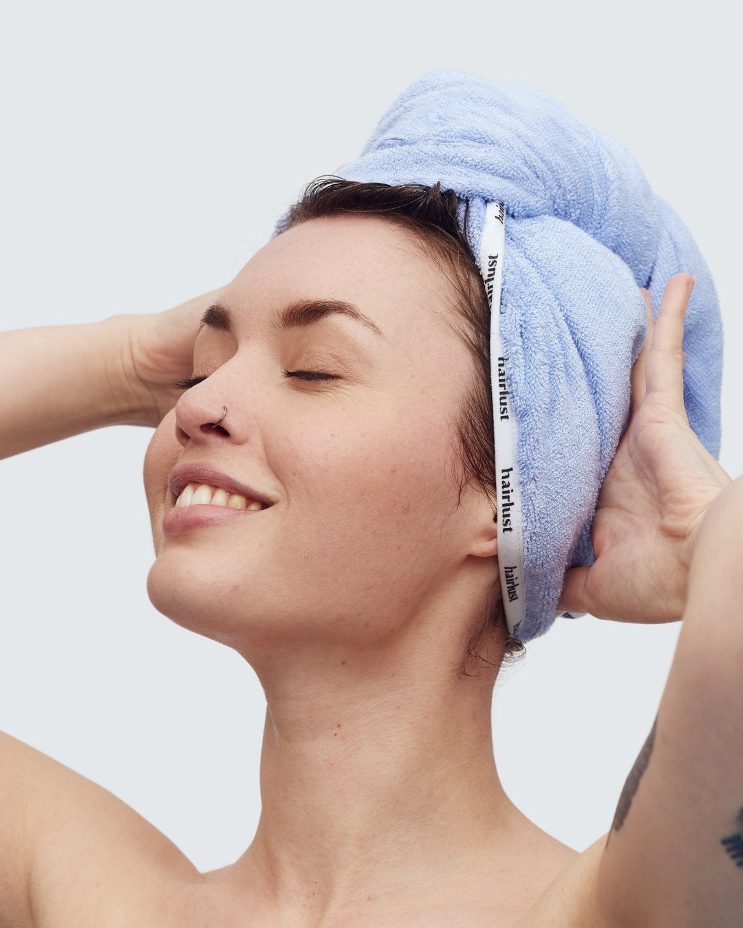 Hairlust Bamboo Hair Towel Wrap hårhåndklæde i bambus og bomuld i farven Blurple