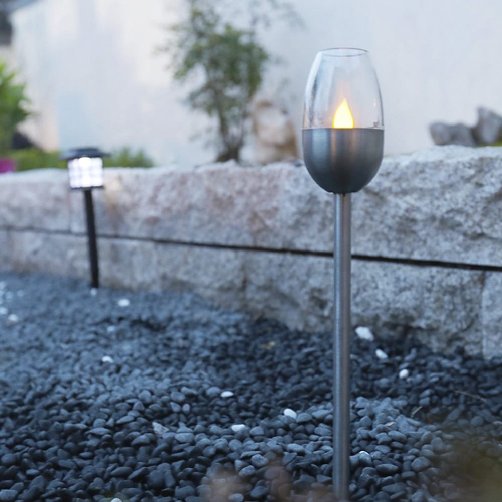 Se Bedlampe/fakkel 2 stk. m. pulserende flamme 27 cm. (Solcelle m/spyd) ✔ Kæmpe udvalg i Satana - Køb online på udsalg og tilbud lige nu ✔ Meget billig fragt og hurtig levering - Varenummer: Satana-1316270 på lager - Udsalg på Sundhed > Få op til 69% i rabat - Tusindvis af varer fra over 2.739 brands