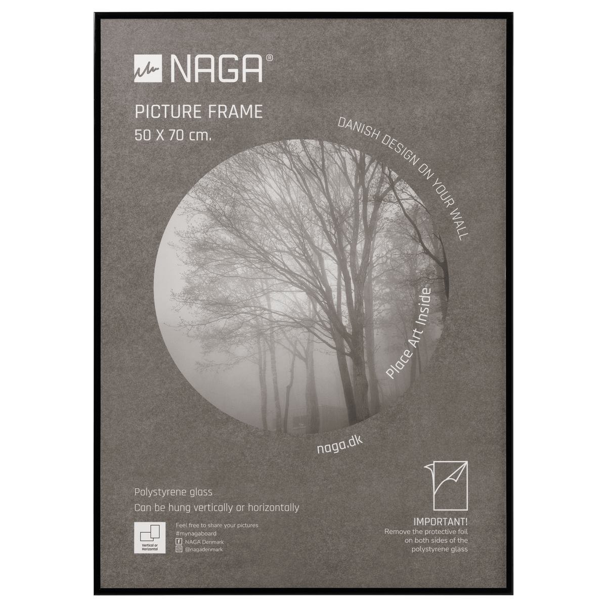 Sort plakatramme i aluminium med plexiglas fra Naga, 50 x 70 cm