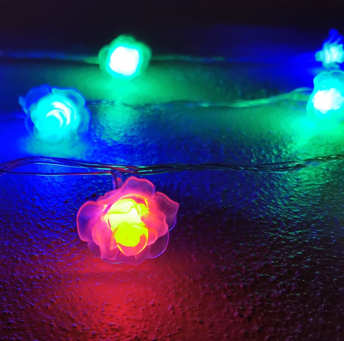 Se LED-lyskæde m/Blomster 20 stk. Gennemsigtig - Multifarvet m/blink (35 meter) ✔ Kæmpe udvalg i Satana - Køb online på udsalg og tilbud lige nu ✔ Billig fragt og hurtig levering - Varenummer: Satana-44282 på lager - Udsalg på Personlig pleje > Herre > Tøj Få op til 69% i rabat - Over 1.798 brands samlet på udsalg