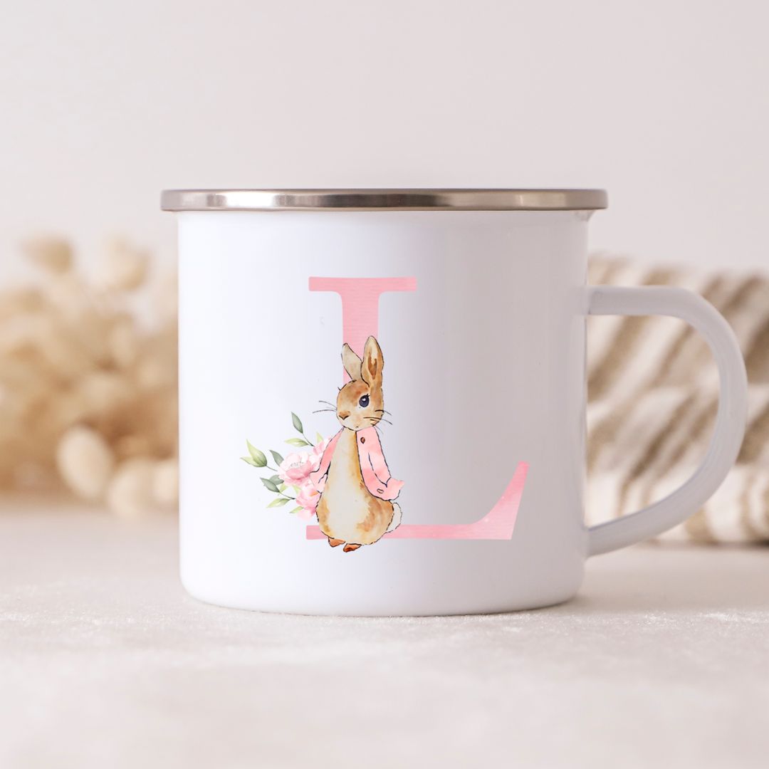 Hvid metalkop med rosa bogstav L og kaninillustration fra My little Nordic