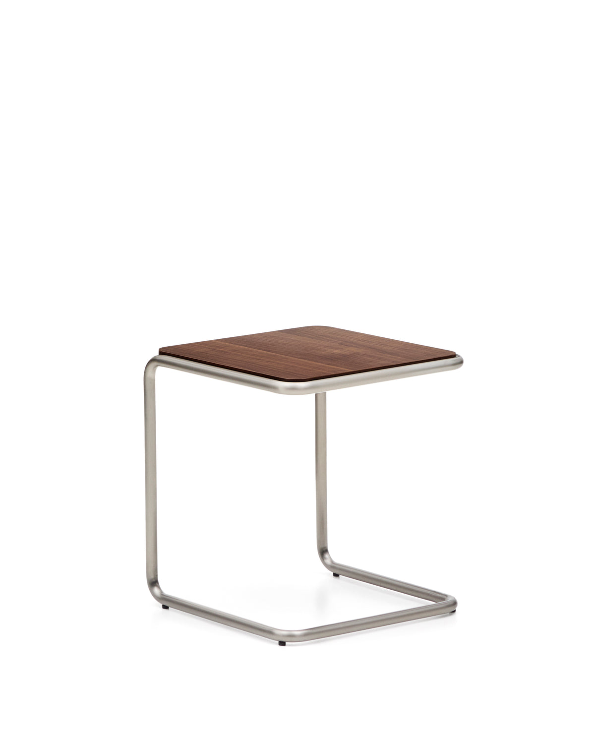 Se KAVE HOME Tarsel sidebord, rektangulær - valnøddefiner og børstet rustfrit stål (42x47) ❤ Kæmpe udvalg i Kave Home - Køb online på udsalg og tilbud lige nu ❤ Meget billig fragt og hurtig levering: 1 - 2 hverdage - Varenummer: Boboonline-123221 og barcode / Ean: 8447305042595 på lager - Udsalg på Møbler,Borde,Hjørneborde og sideborde,
Møbler,
Borde,
Dagligstue,
Borde til stuen Spar op til 51% - Over 785 kendte brands på udsalg