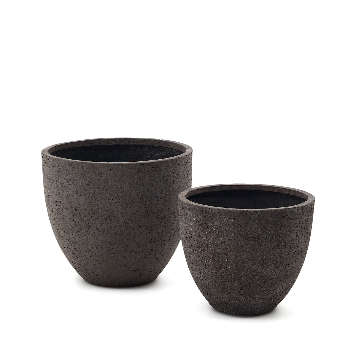 Se KAVE HOME Serili udendørs krukker, rund - mørkegrå cement- og glasfiber (sæt med 2) ❤ Kæmpe udvalg i Kave Home - Køb online på udsalg og tilbud lige nu ❤ Billig fragt • Hurtig levering - Varenummer: Boboonline-107816 og barcode / Ean: 8433840915029 på lager - Udsalg på Udendørs møbler,Krukker og urtepotter Spar helt op til 79% - Kæmpe udsalg på over 739 brands