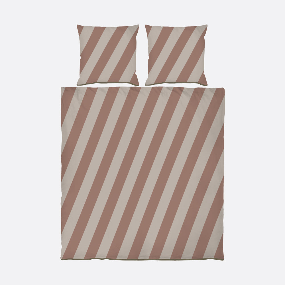 Se Mette Ditmer DIAGONAL Sengetøj - Brun - 200x220 cm ❤ Kæmpe udvalg i Mette Ditmer - Køb online på udsalg og tilbud lige nu ❤ Lav fragtpris og hurtig levering - Varenummer: HomeFeeling-6448 og barcode / Ean: 5706241954991 på lager - Udsalg på Sengetøj - Bomuldssatin Spar helt op til 73% - Over 739 kendte brands på udsalg