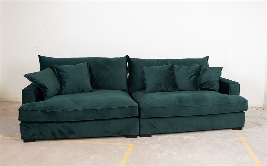 Grøn Chelsey flydersofa i velour til tre personer fra Scandinavian Living