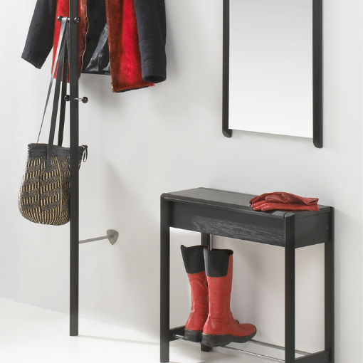 Thomsen Furniture Visit sort konsolbord i nordisk design med opbevaring