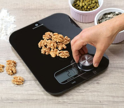 Se Zassenhaus Digital vægt (1 g - 5 kg) Eco Energy sort ✔ Kæmpe udvalg i  Zassenhaus ✔ Hurtig levering: 1 - 2 Hverdage samt billig fragt - Varenummer: KKKSH-6994521915544_40864246300824 og barcode / Ean: '4006528073454 på lager - Udsalg på Øvrige køkkenartikler Spar op til 51% - Over 1354 design brands på udsalg