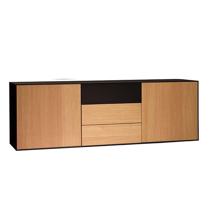 Sort Edge skænk med eg fra Hammel i minimalistisk, grebsfrit design