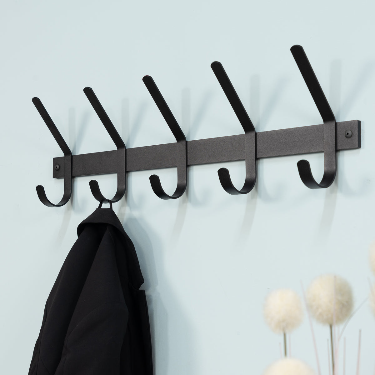 Se Gancho - Knagerække med fem knager i sort metal ❤ Kæmpe udvalg i 3-nordic - Køb online på udsalg og tilbud lige nu ❤ Lav fragtpris og hurtig levering - Varenummer: 3-nordic-5154 og barcode / Ean: på lager - Udsalg på Entre - Knagerækker Spar stort – op til 71% - Over 2.739 kendte mærker online