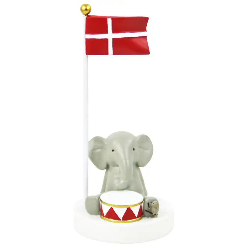 Bordflag fra Kids by Friis med motiv af en elefant med tromme