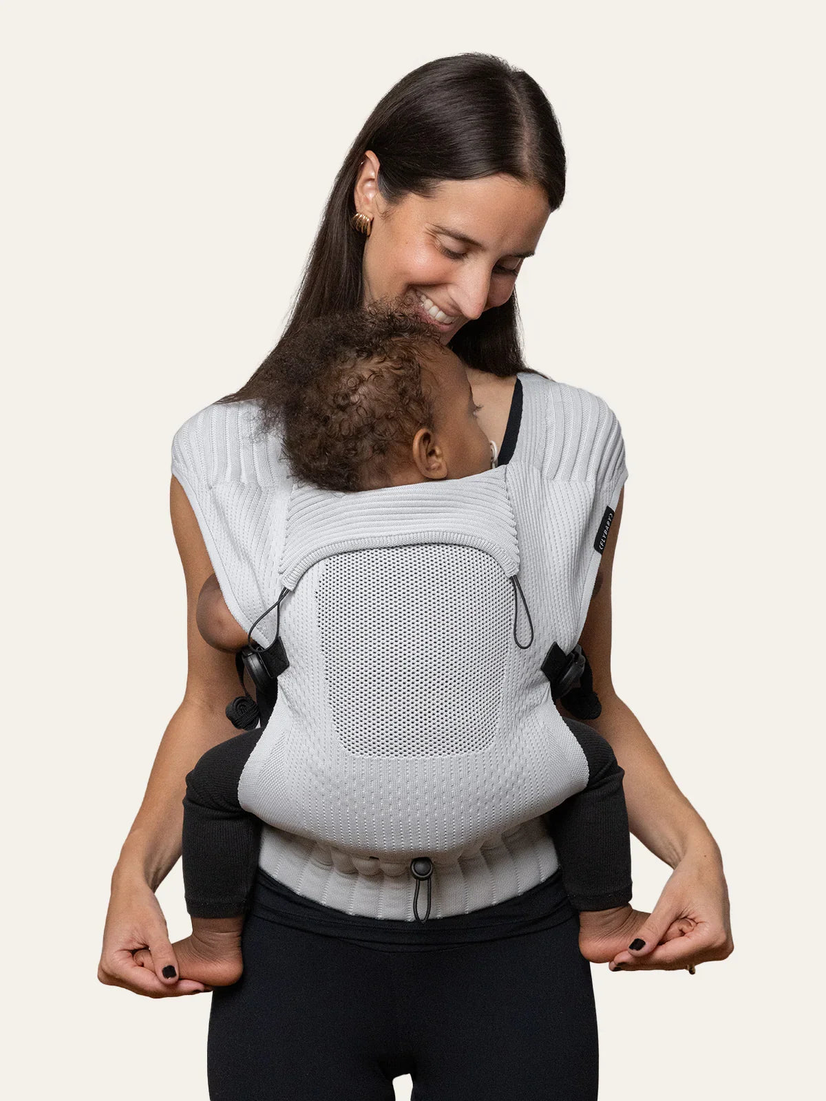 Grå bæresele fra Flybaby med pasform Newborn+