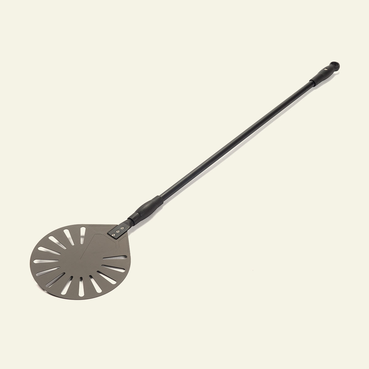 Fontana Forni Maestro roteringsspade med rundt perforeret hoved til pizza