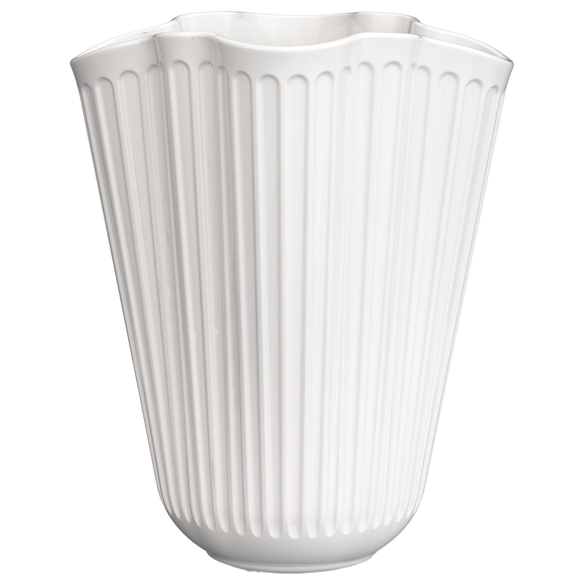Hvid Hammershøi Unfold vase på 16,5 cm fra Kähler med foldet design