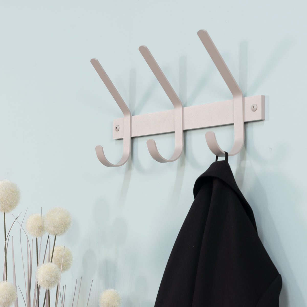 Se Gancho - Knagerække med tre knager i silky taupe farvet metal ❤ Kæmpe udvalg i 3-nordic - Køb online på udsalg og tilbud lige nu ❤ Super billig fragt og lynhurtig levering - Varenummer: 3-nordic-8661 og barcode / Ean: på lager - Udsalg på Entre - Knagerækker Spar helt op til 57% - Over 739 kendte brands på udsalg