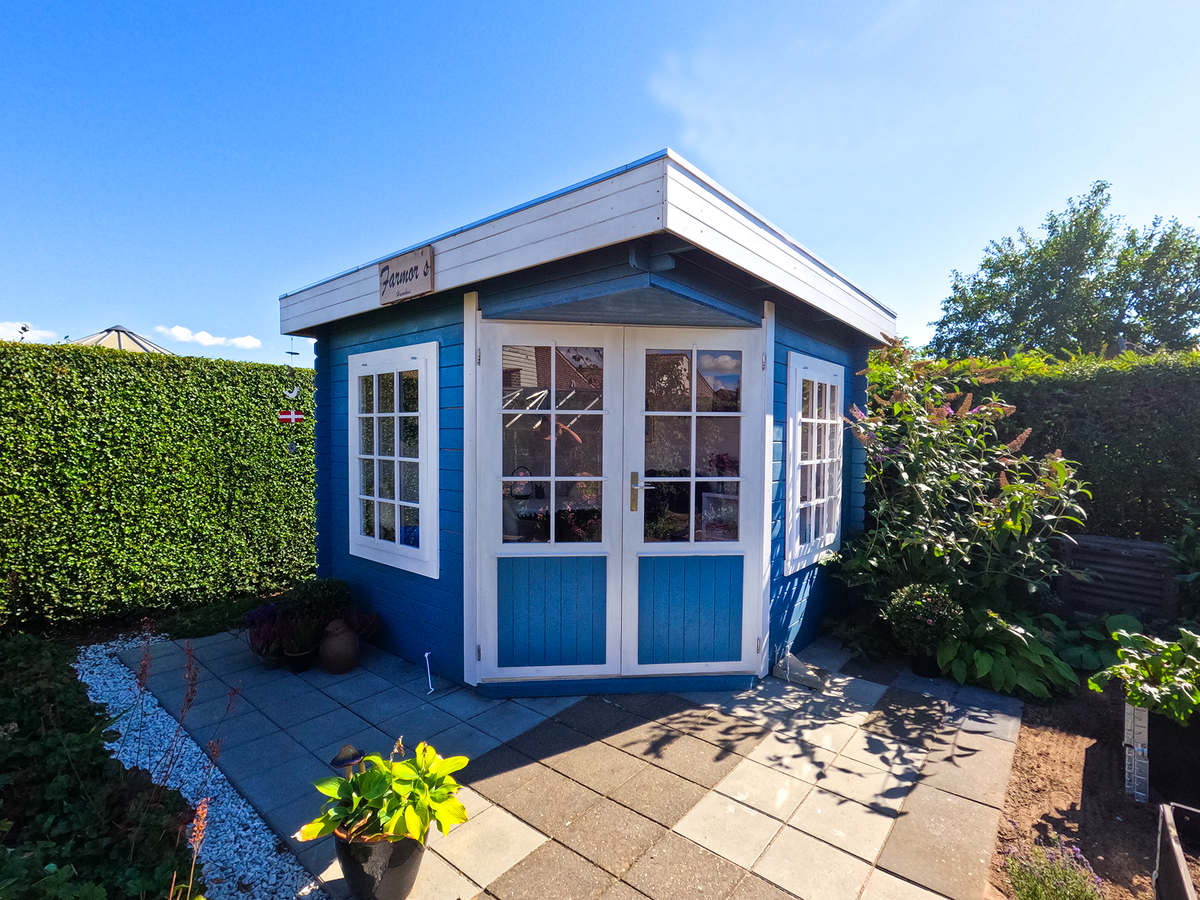 Lotte 3 moderne hjørnepavillon på 7,4 m² med fladt tag