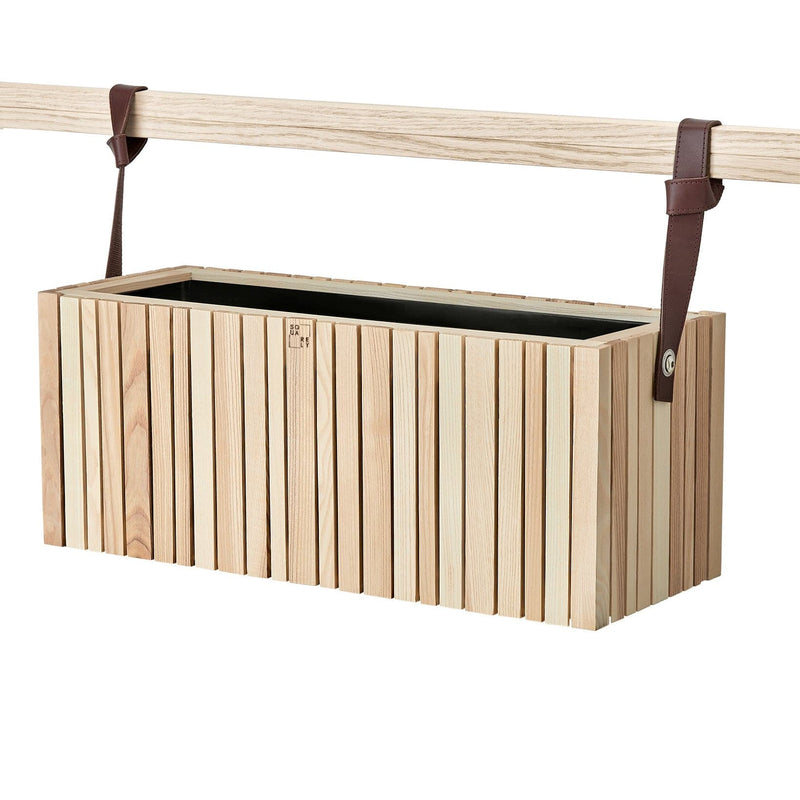 Se Squarely Copenhagen - GrowWIDE plantekasse til ophæng 60x22 cm, 3 farver - Ask natur ❤ Kæmpe udvalg i Squarely Copenhagen ❤ Hurtig levering: 1 - 2 Hverdage samt billig fragt - Varenummer: BGH-47858543427914 og barcode / Ean: &