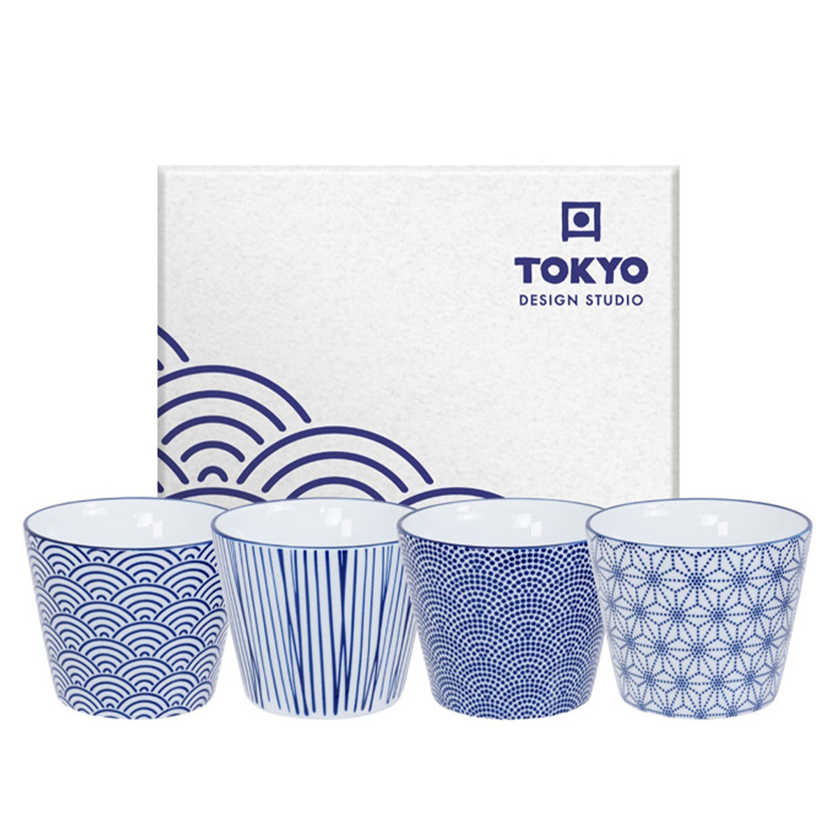 Fire Nippon Blue tekopper fra Tokyo Design Studio i hvidt porcelæn med blå motiver