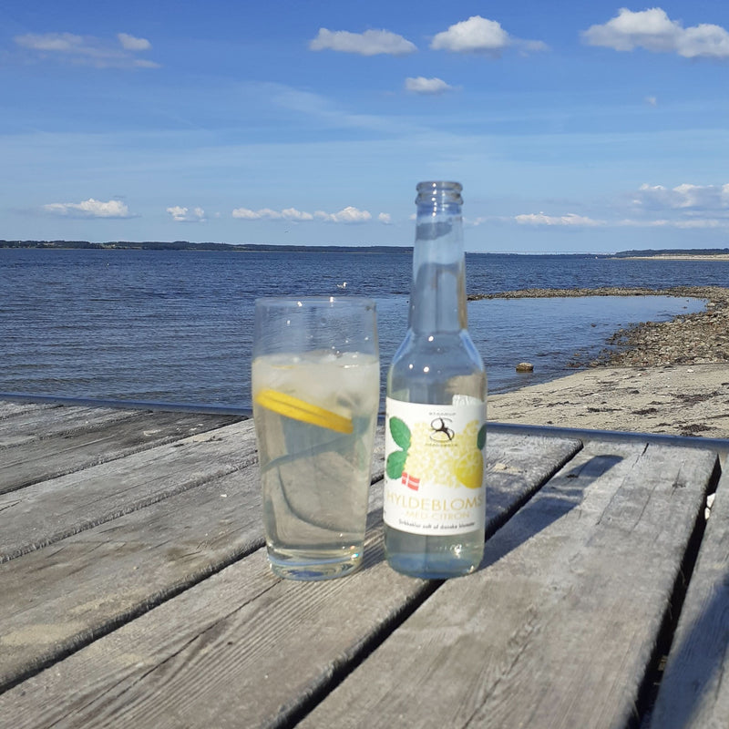 Se tilbud på Drikkeklar saft - Hyldeblomst med citron! Billigt udsalg på 3-nordic. Køb online nu! Hurtig levering, 1-2 hverdage. Varenummer: 3NDC-3557. Spar op til 57%.