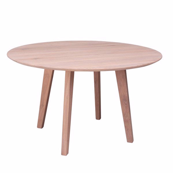 Rundt plankebord Rødovre fra Wood by Nordic i massivt egetræ med hvidolie
