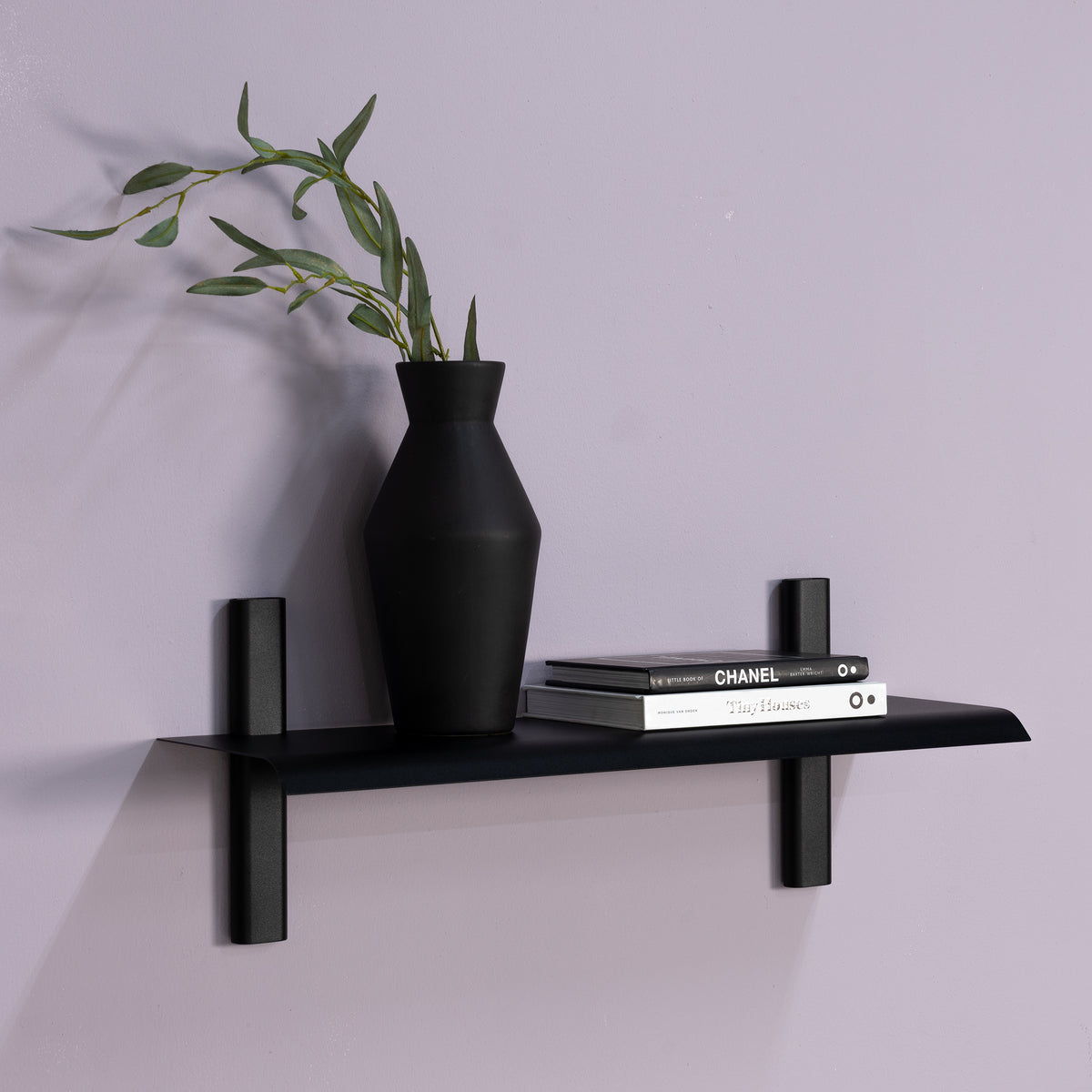 Se Repisa - Væghylde i metal, 5 farver, bredde 60 cm. Sort metal ❤ Kæmpe udvalg i 3-nordic - Køb online på udsalg og tilbud lige nu ❤ Billig fragt og hurtig levering - Varenummer: 3-nordic-8805-7316 og barcode / Ean: på lager - Udsalg på Dagligstue - Hylder Op til 63% rabat - 2.739 brands med vilde rabatter