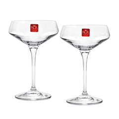 To RCR Aria champagneglas med tidsløst design