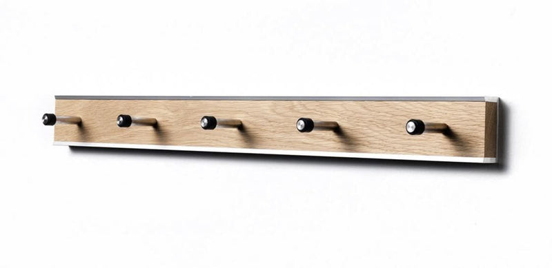 Se tilbud på KR35 Knagerække, 60 cm, 5 finish. Sæbebehandlet eg & stål. Billig fragt & hurtig levering. Udsalg på Entre > Knagerækker. Spar op til 61%.