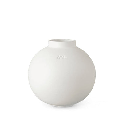 Se Kähler - Globo Vase H20 cm hvid ✔ Kæmpe udvalg i Kähler ✔ Hurtig levering: 1 - 2 Hverdage samt billig fragt - Varenummer: RKTK-K692042 og barcode / Ean: '5703779186498 på lager - Udsalg på Spar op til 56% - Over 1354 design brands på udsalg