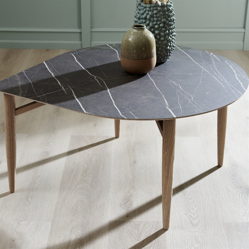Thomsen Furniture Katrine baloon sofabord med bordplade i mørkt Shadow laminat
