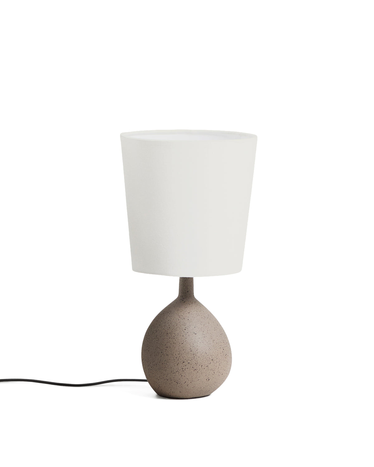 Se KAVE HOME Viona stor bordlampe - elfenben bomuld og grå metal med tekstureret steneffekt (H:36) ❤ Kæmpe udvalg i Kave Home - Køb online på udsalg og tilbud lige nu ❤ Billig fragt og hurtig levering - Varenummer: Boboonline-123918 og barcode / Ean: 8447305060513 på lager - Udsalg på Interiør,Belysning,Lamper,Bordlamper,
Interiør,
Belysning,
Lamper,
Billige lamper,
Bi Spar helt op til 73% - Kæmpe udsalg på over 739 brands