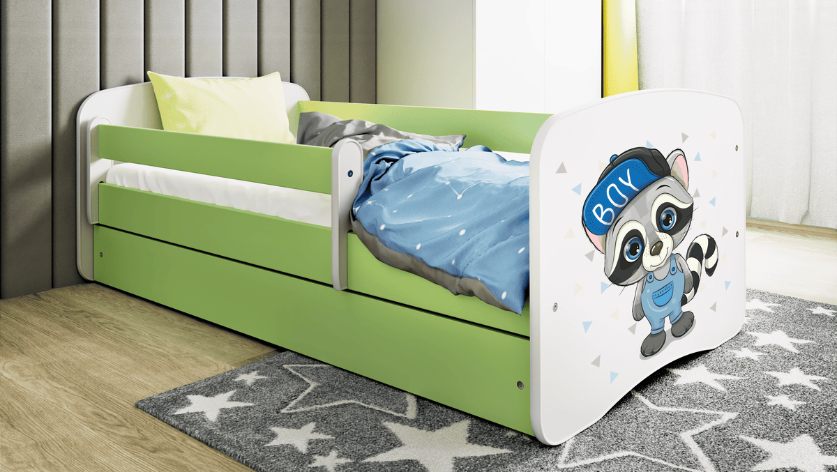Se Babydreams juniorseng med vaskebjørn, m. madras, sengehest og skuffe - hvid og grøn laminat (160x80) ❤ Kæmpe udvalg i Kocot Kids - Køb online på udsalg og tilbud lige nu ❤ Hurtig levering til lave fragtpriser - Varenummer: Boboonline-82168 og barcode / Ean: 5903282037168 på lager - Udsalg på Børn,Børnemøbler,Børnesenge,Juniorsenge,
Børnesenge,
Børnemøbler,
Børneværelset,
Møbler, Store besparelser – op til 71% - Shop over 2.281 kendte brands på udsalg