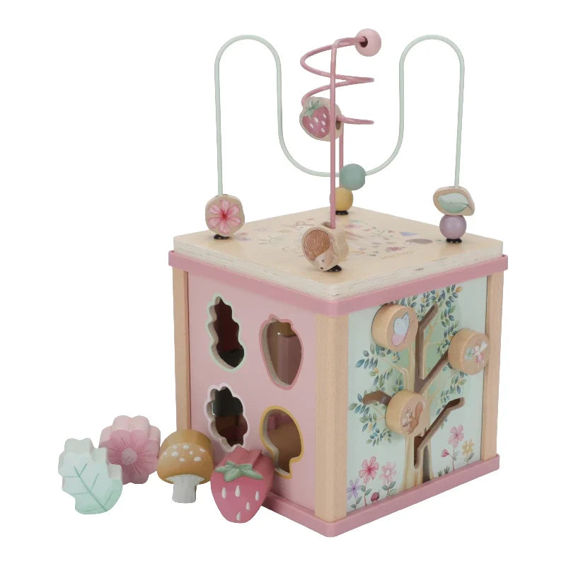 Little Dutch aktivitetskube i træ med Fairy Garden-illustrationer og flere aktiviteter